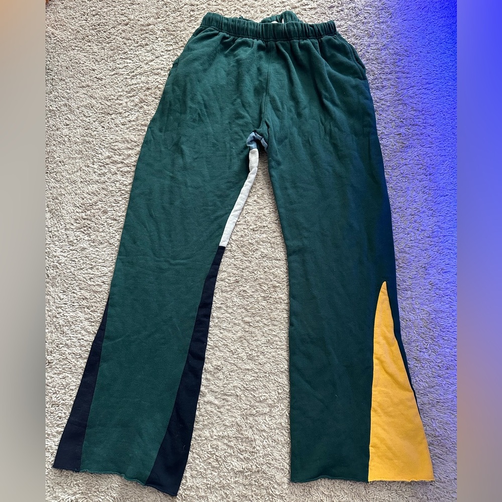 Green Mnml sweatpants “gallery dept”